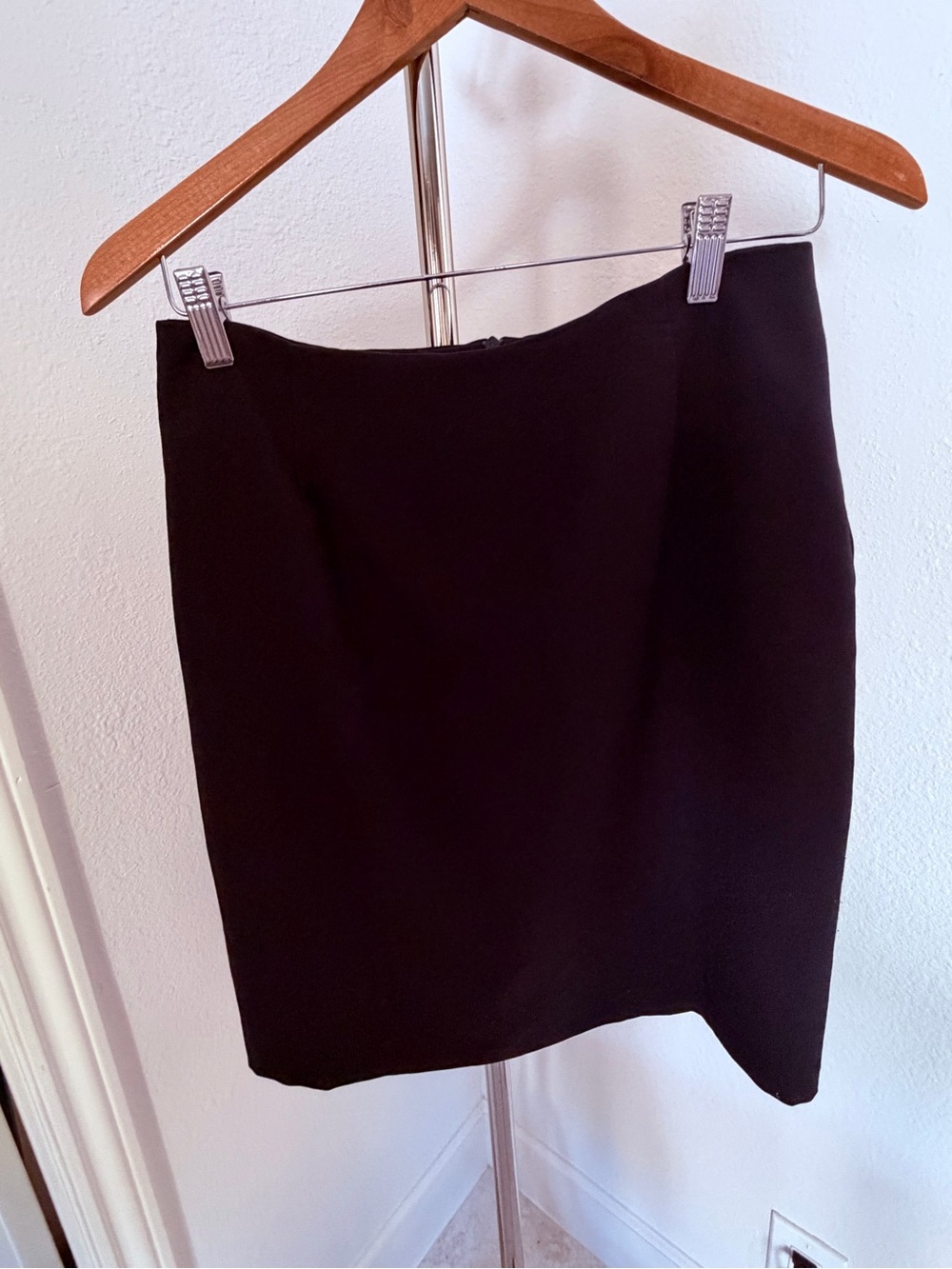 Alia Black Slim Pencil Skirt